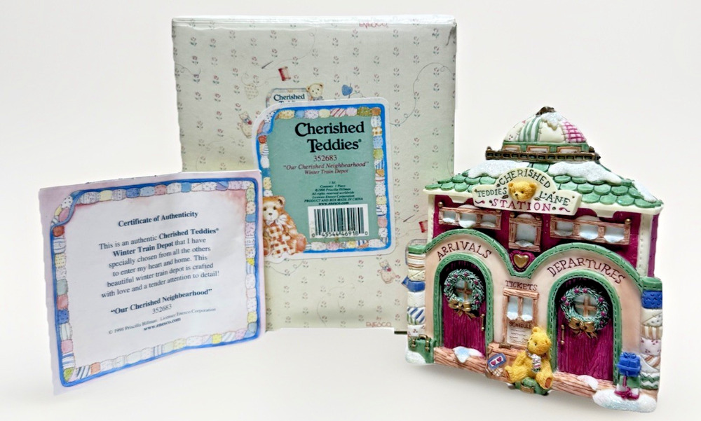 CHERISHED TEDDIES~352683~Cherished Neighborhood Winter Train Depot (1998) Vintag